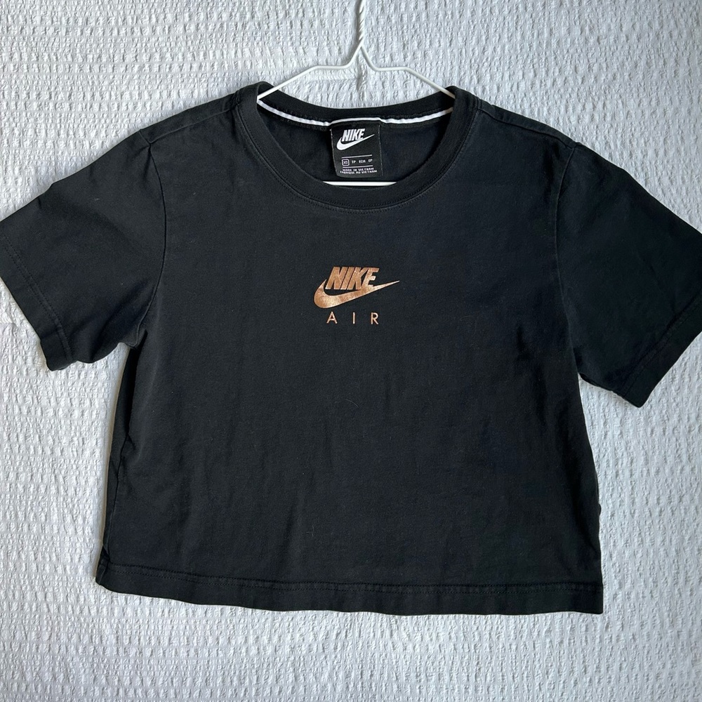 black nike crop top